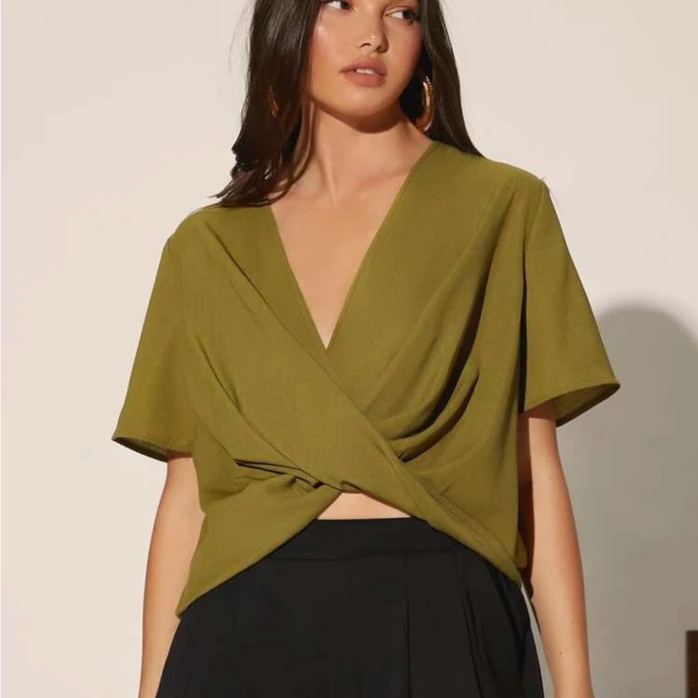 Twist Front Summer Crop Top